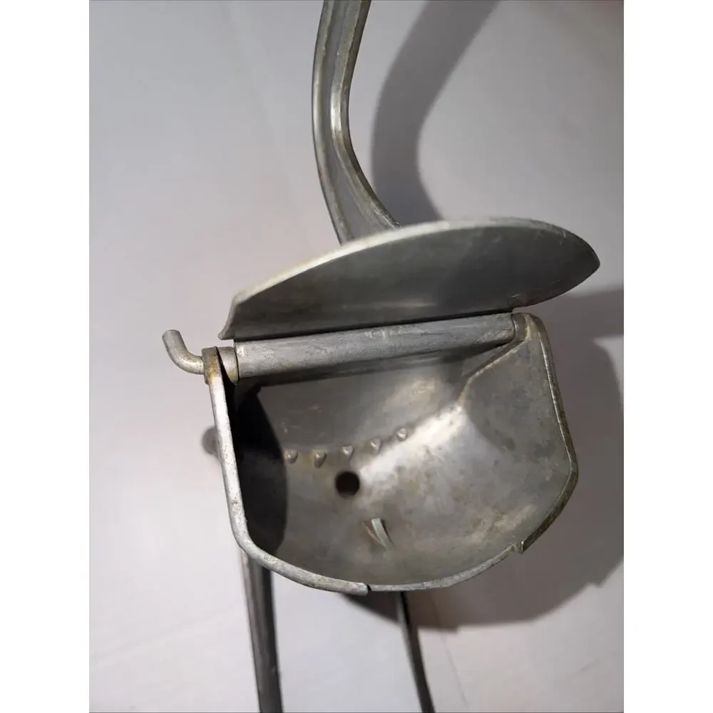 Vintage ALCOA Wear Ever Aluminum Juicer Tall Stand Hand Press Fruit Squeezer